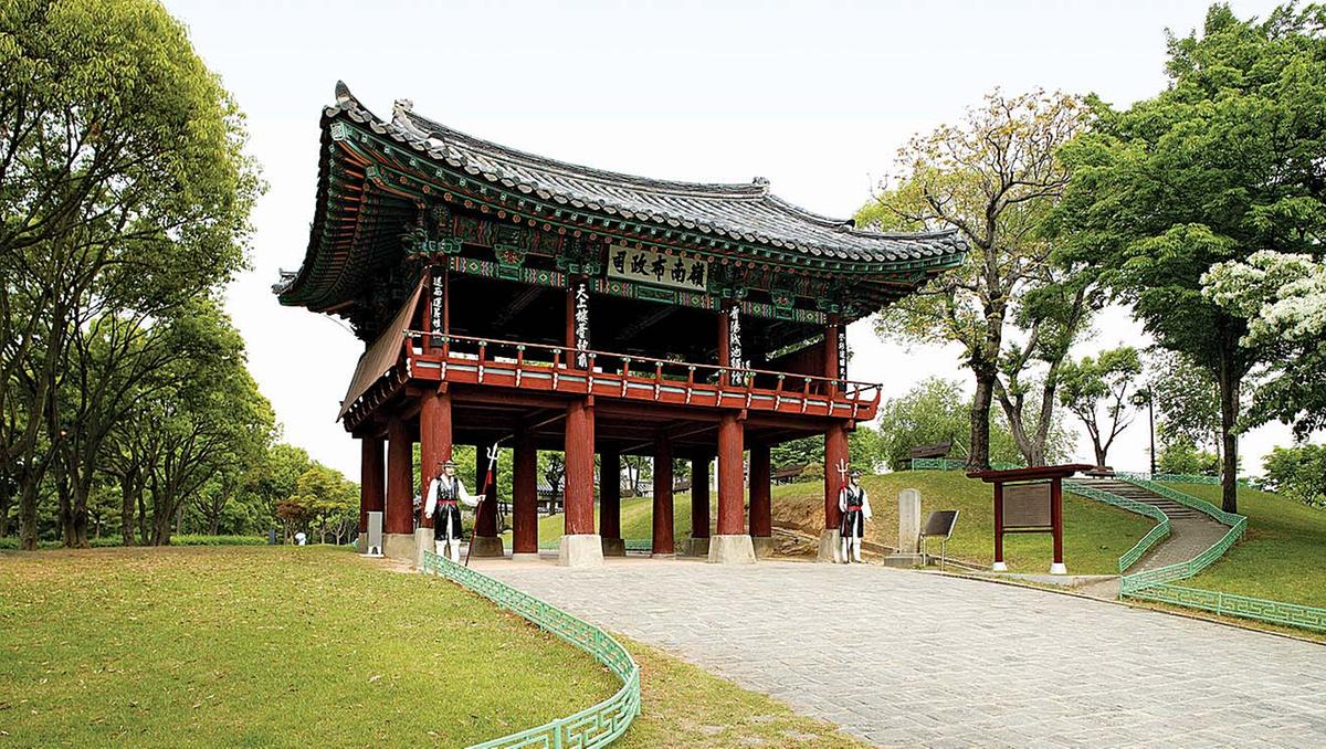 영남포정사 문루(嶺南布政司 門樓)